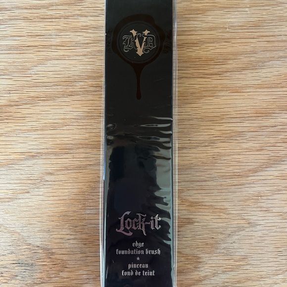 KVD Lock It #10 Brush - Picture 3 of 4